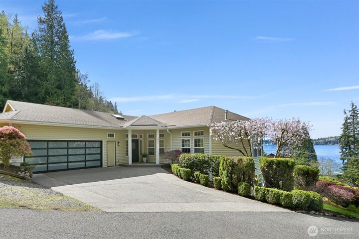 Property Photo:  2651  Lake Whatcom Boulevard  WA 98229 