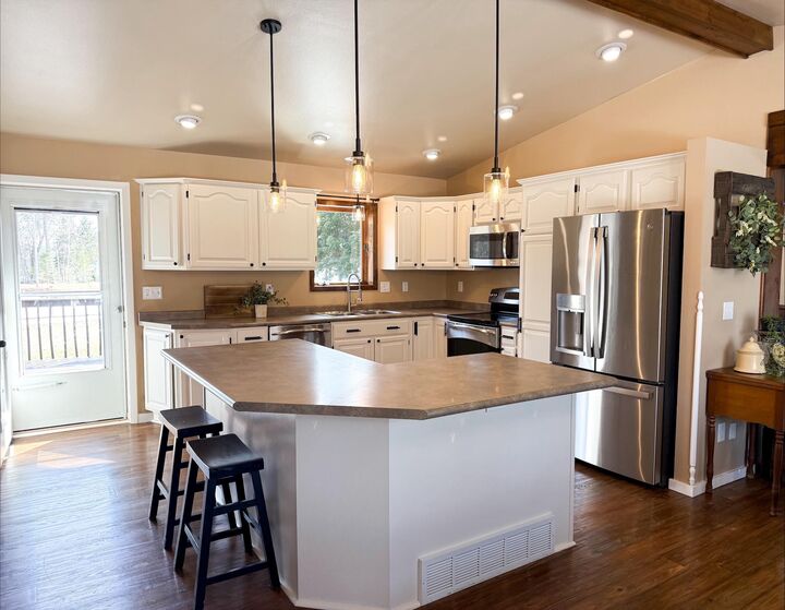 Property Photo:  16633 Orchard Lane  WI 54175 