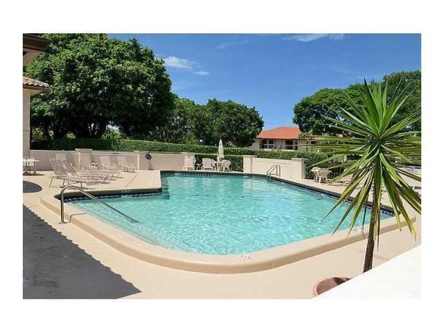 Property Photo: 5200 E Club Circle 206 FL 33487
