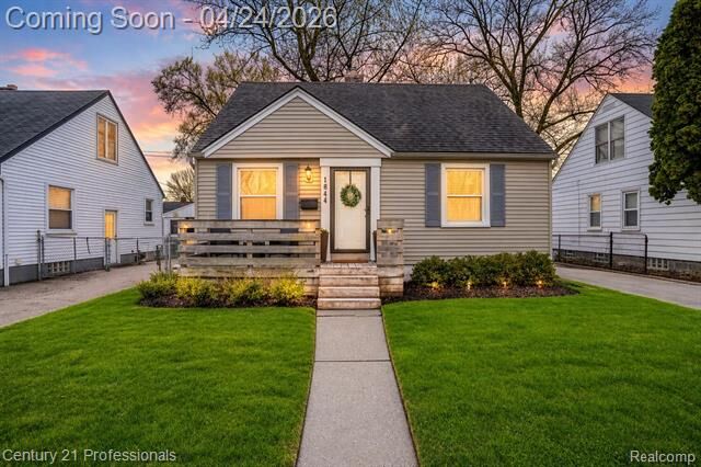 Property Photo:  1844 Haynes Street  MI 48009 