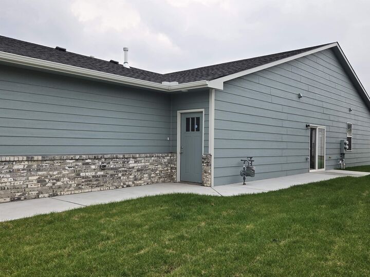 Property Photo:  2451 S Wheatland Ct  KS 67235 