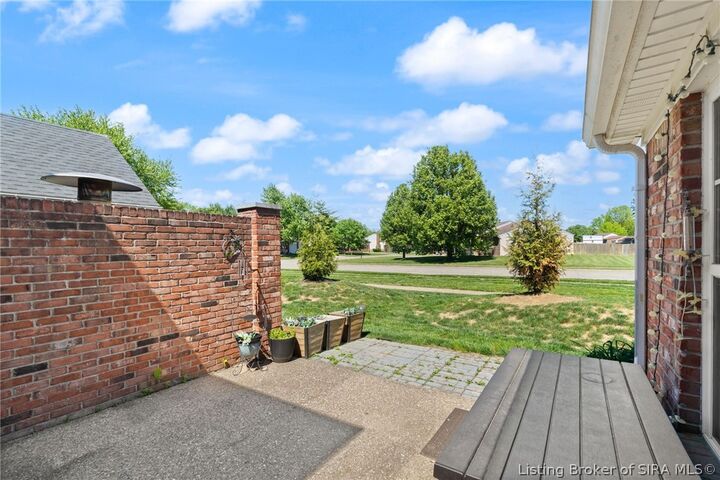Property Photo:  2414 Magnolia Court  IN 47129 