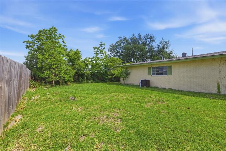 Property Photo:  2224 Clooney Street  LA 70601 