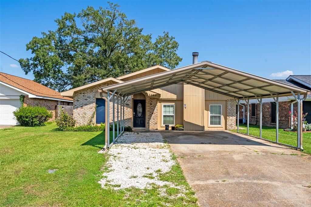 Property Photo:  4023 Brentwood St Street  LA 70607 