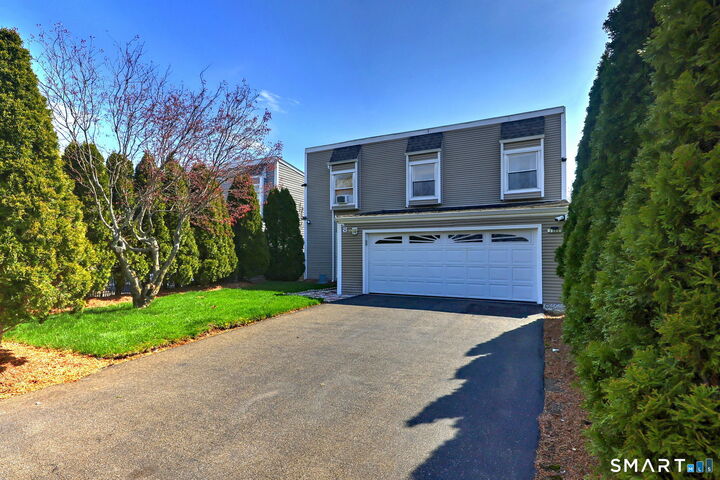 Property Photo:  8 Inverness Square  CT 06457 