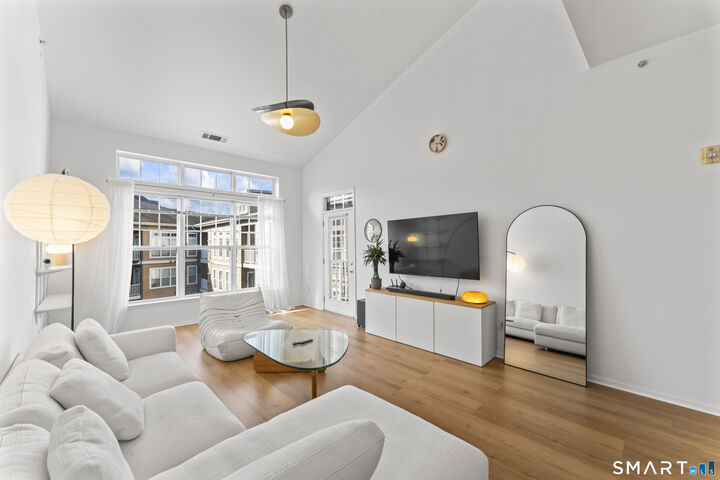 Property Photo:  850 East Main Street 524  CT 06902 