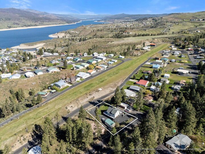 Property Photo:  304 Airport Way  WA 99122 