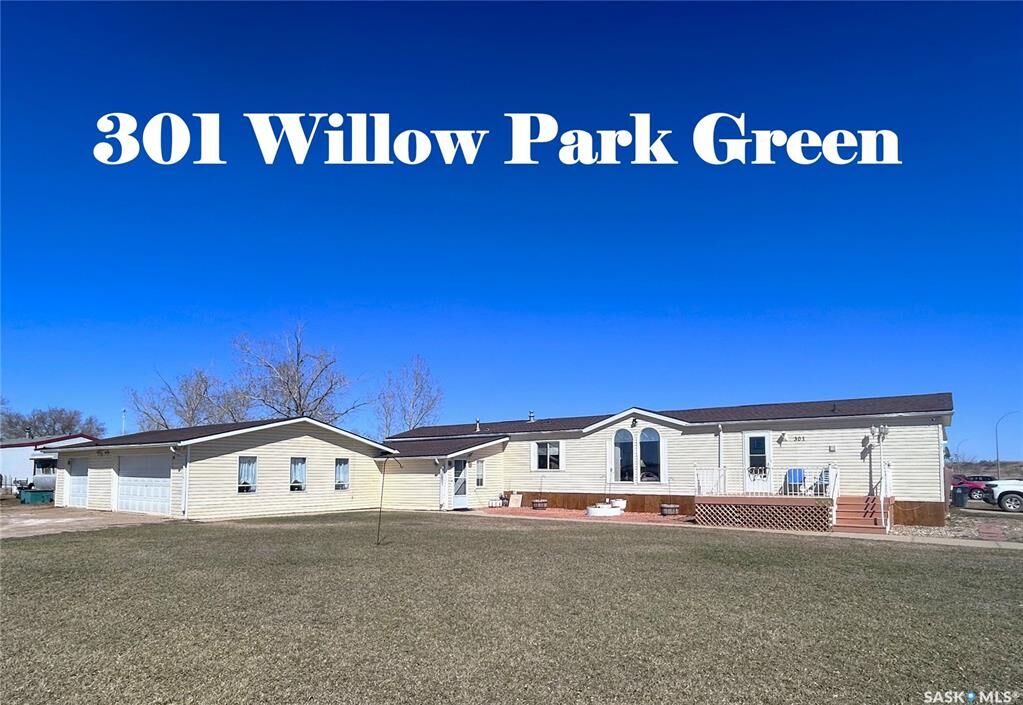Property Photo: 301 Willow Park Green SK S4A 2R9