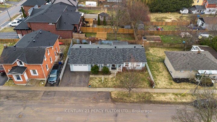 Property Photo:  5 Durham Street  ON L1C 1H4 
