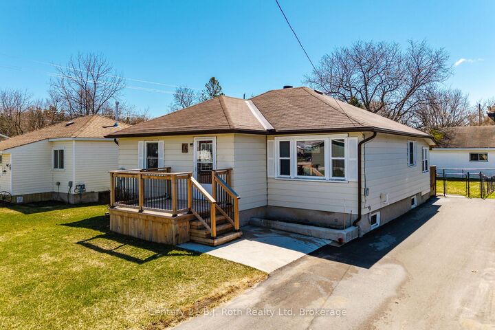 Property Photo: 14 Wolfe Street ON L9M 1B9
