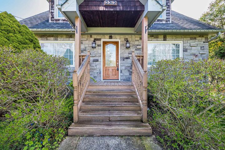 Property Photo: 2212 Mississauga Road ON L5H 2K9