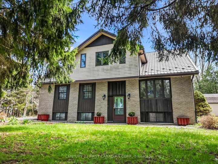 Photo de la propriété:  33396 Queen Street  ON N0M 1A0 