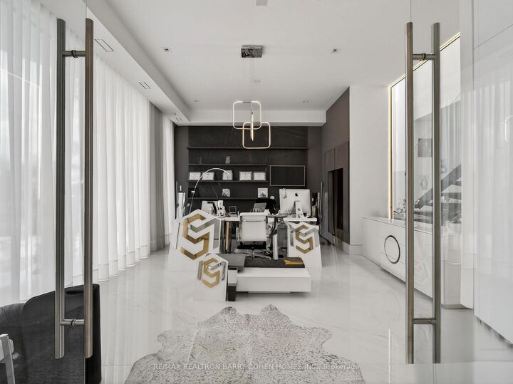 Property Photo: 8 Cadmus Road ON M2M 2M4