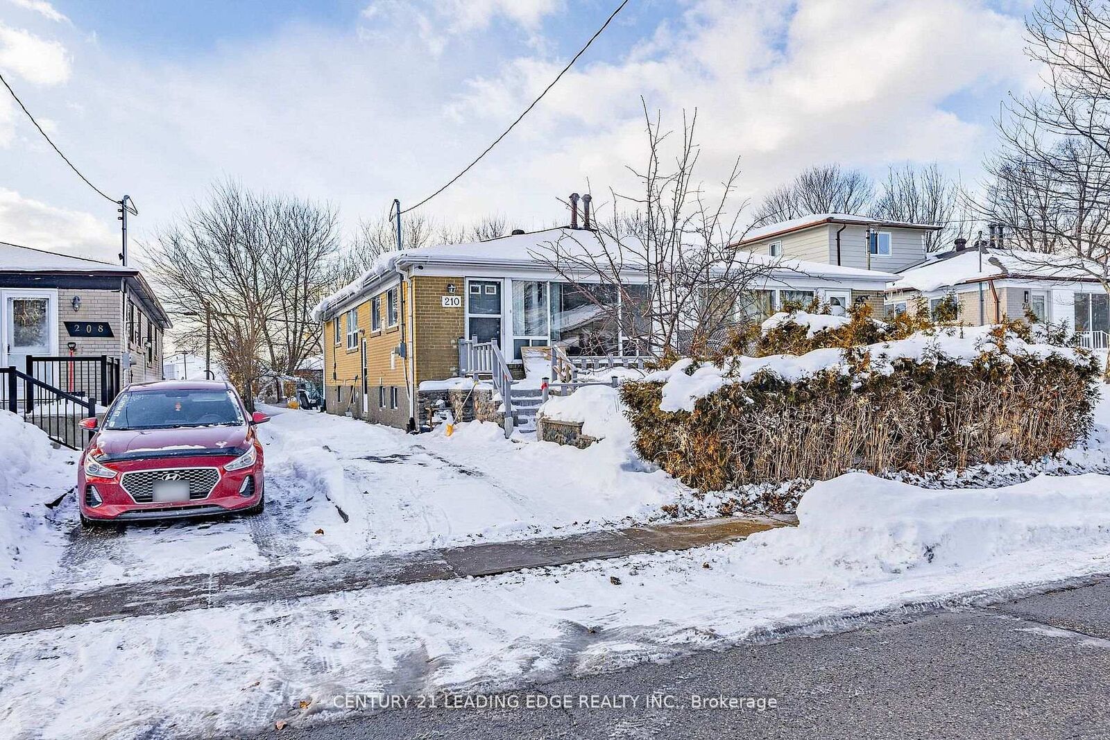 Photo de la propriété:  210 Linden Avenue  ON M1K 3H8 
