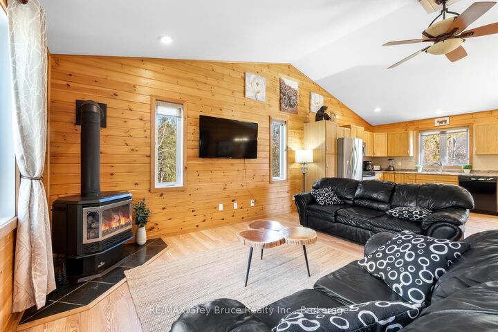 Property Photo: 104 Maple Drive ON N0H 1Z0