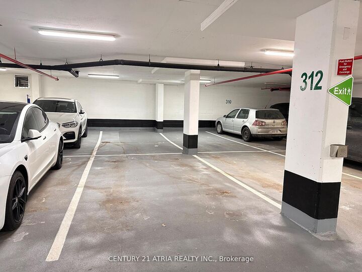 Photo de la propriété:  18 Water Walk Drive 1008  ON L3R 6L5 