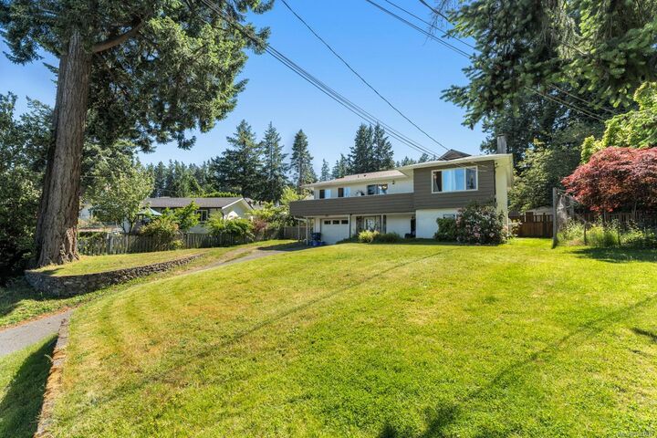 405 Tamarack Rd — photo 1