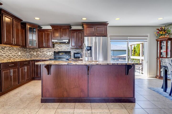 Photo de la propriété:  40 Conservation Boulevard  ON N9Y 4E5 