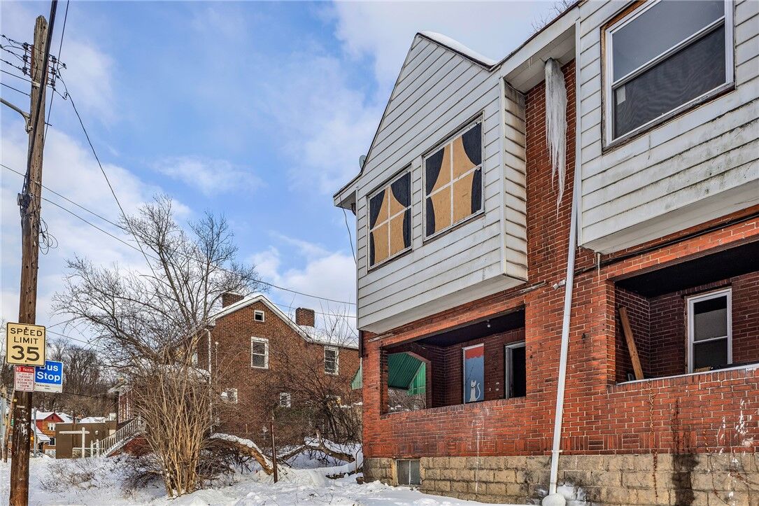 Property Photo:  1842 Montier St  PA 15221 