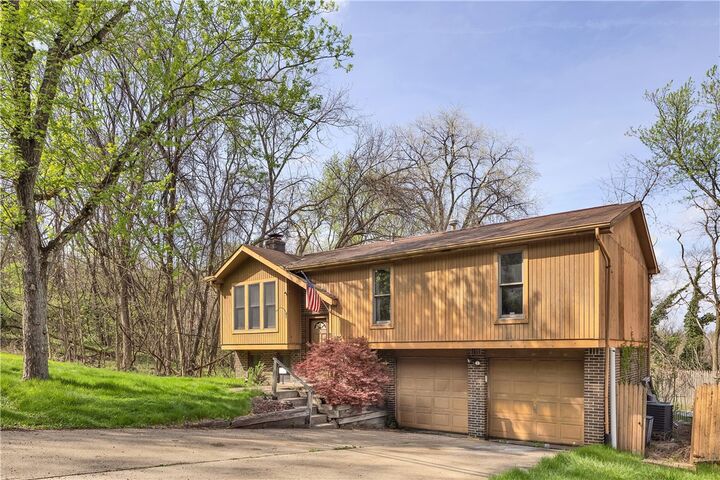 Property Photo:  125 Shenandoah Dr  PA 15235 