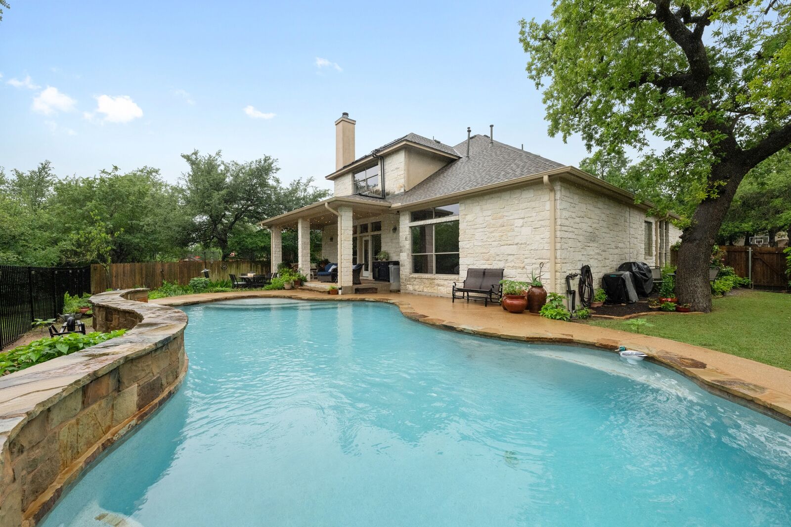 Property Photo:  11704 Via Grande Drive  TX 78739 