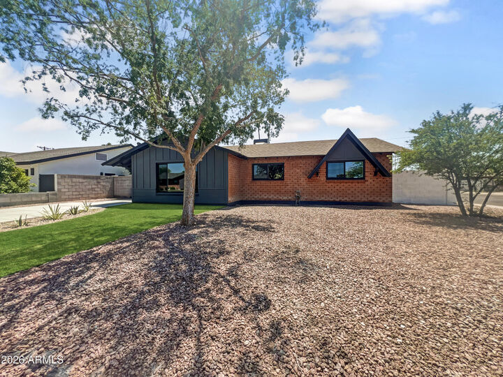 Property Photo:  8201 E Whitton Avenue  AZ 85251 