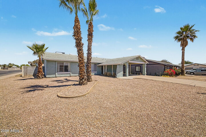 Property Photo:  926 W Apollo Avenue  AZ 85283 