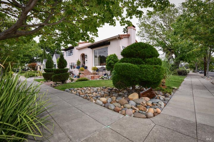 Property Photo:  404 Montgomery Street  CA 94559 