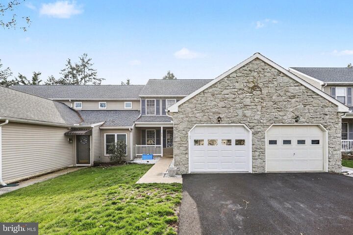 Property Photo: 458 Meadowlark Lane PA 17545