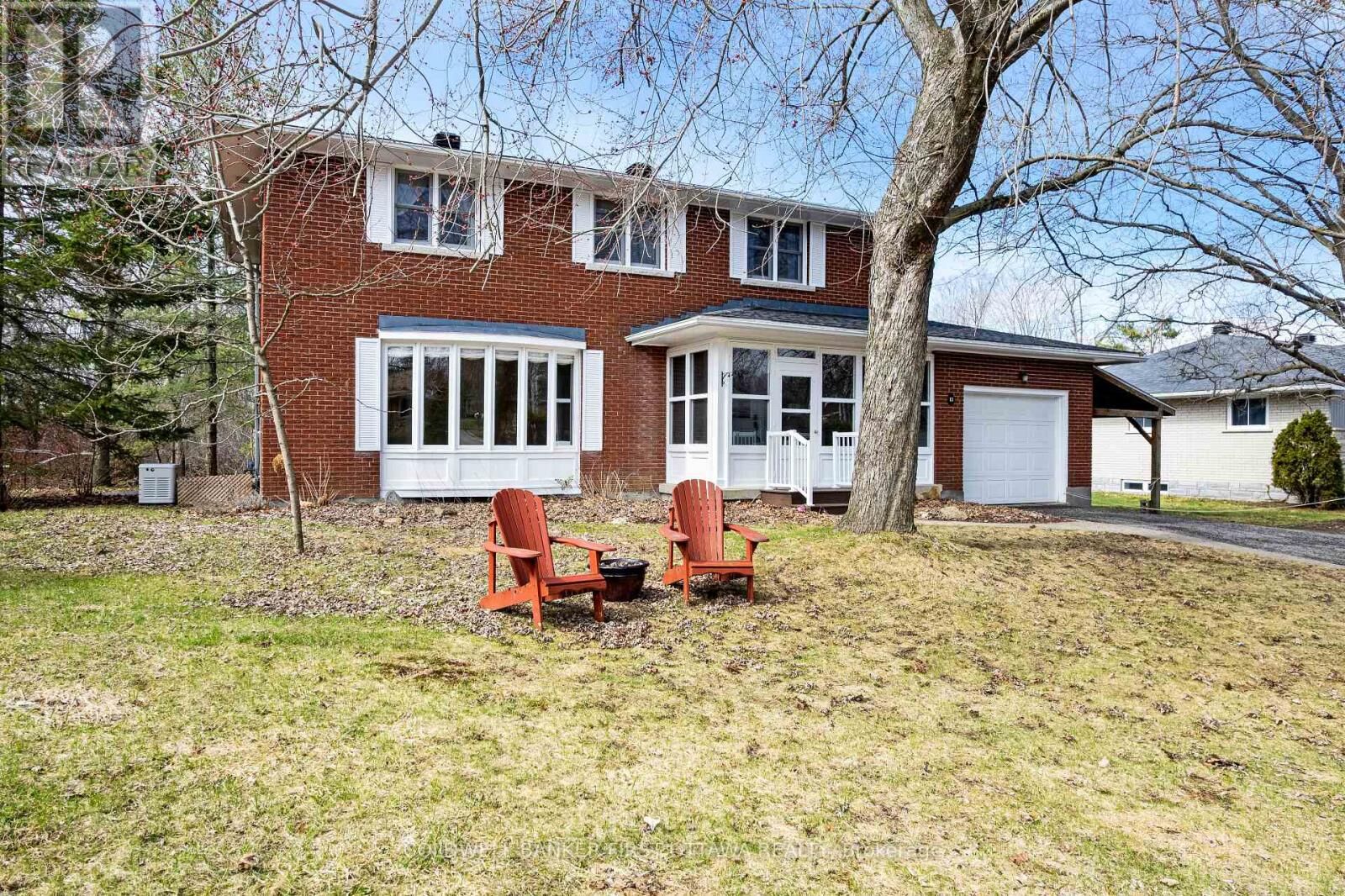 Property Photo: 12 Glenview Crescent ON K7H 2L2