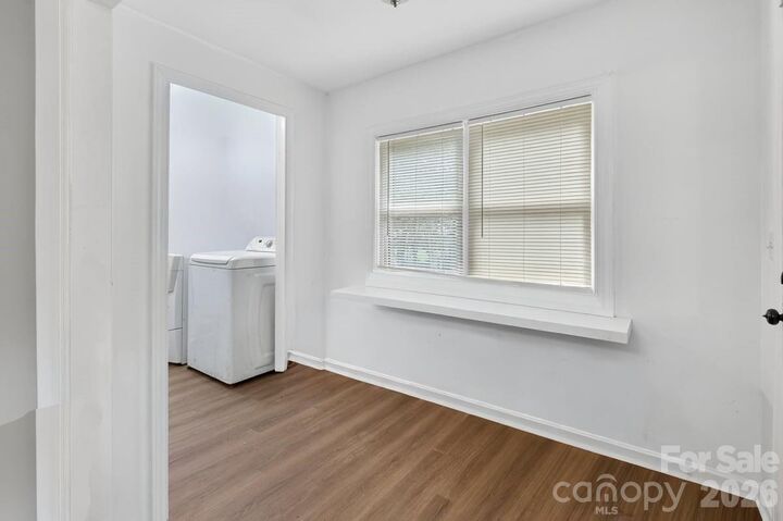 Property Photo:  7811 Heatherdale Court  NC 28212 