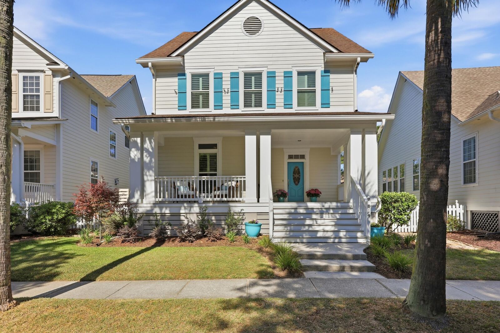 Property Photo: 114 Etiwan Park Street SC 29492