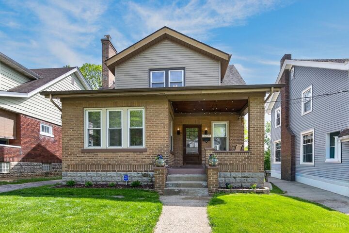 Property Photo:  2209 Cathedral Avenue  OH 45212 