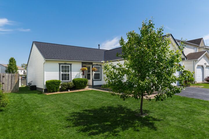 Property Photo:  1684 Eastbrook N Drive  OH 43223 