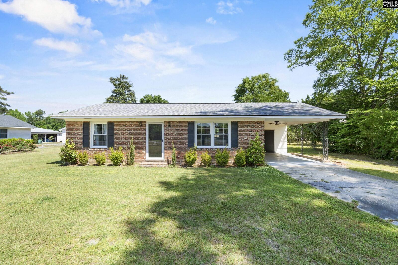 Property Photo:  607 E Hampton  SC 29114 
