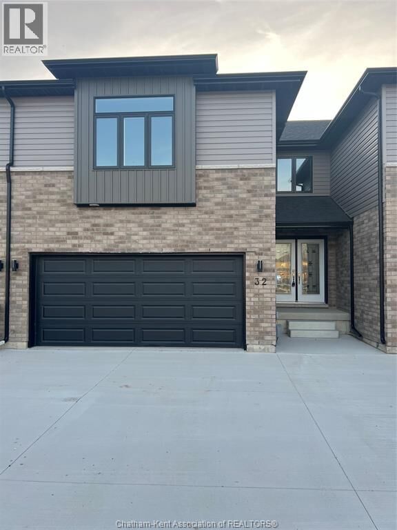 Property Photo: 32 Betty Court ON N7M 0T9