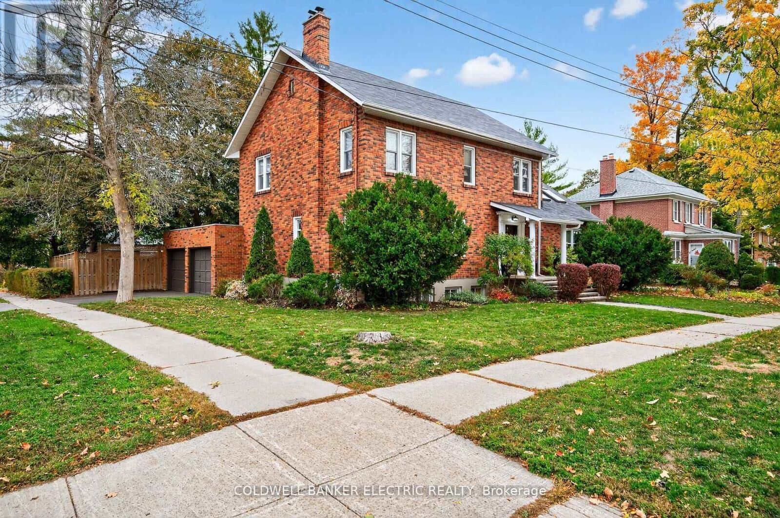 Property Photo:  230 Geraldine Avenue  ON K9H 4T9 