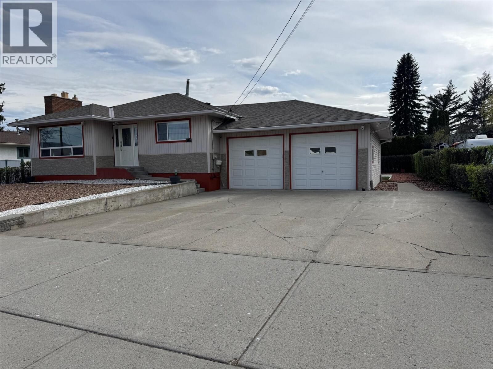 Photo de la propriété:  2176 Merritt Avenue  BC V1K 1B8 