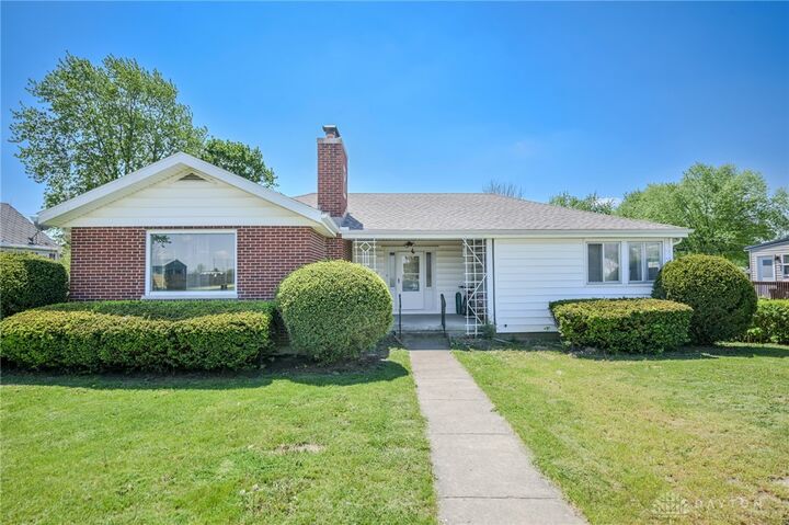 Property Photo: 421 E Main Street OH 43072