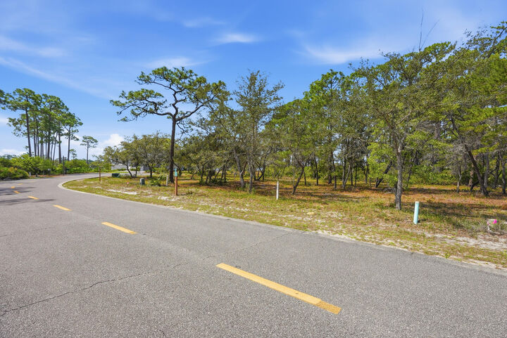 Property Photo:  1109 E Water Oak  FL 32413 
