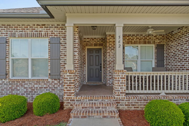 Property Photo:  562 Falcon Trail  FL 32578 