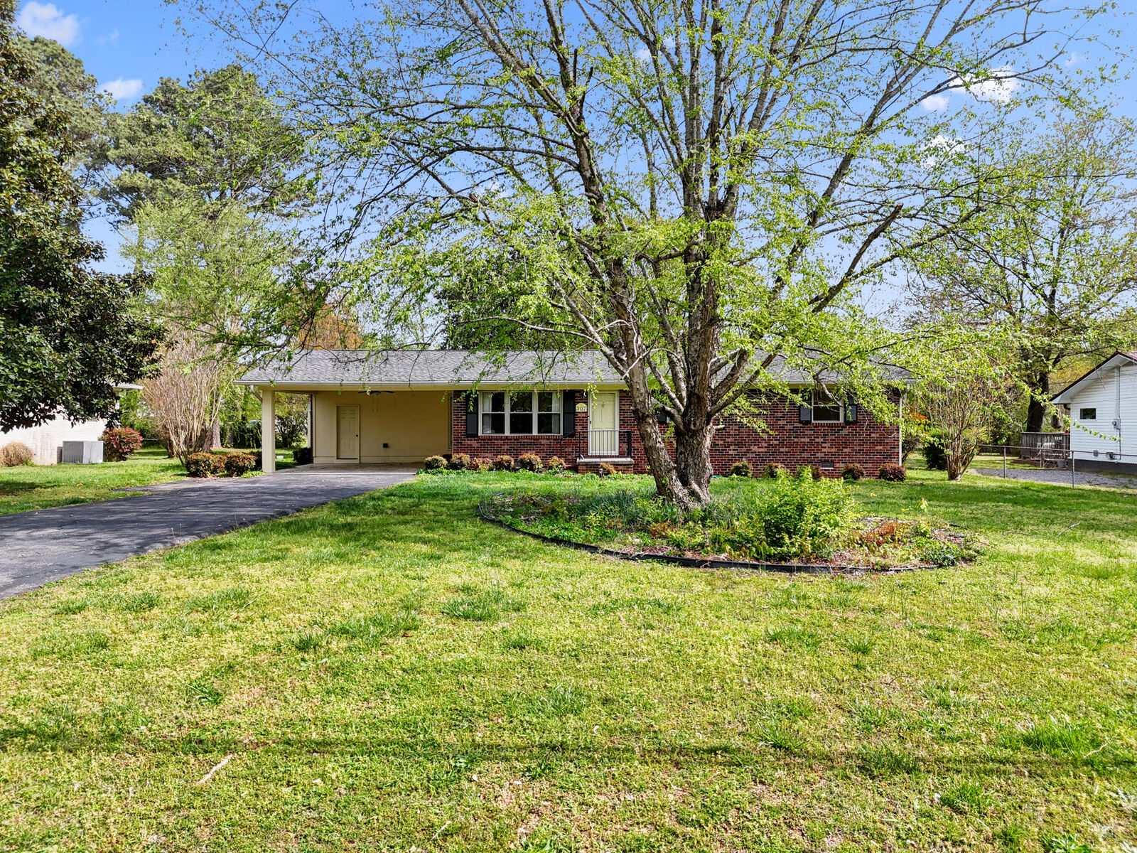 Property Photo:  307 SE Dockery Lane  TN 37323 