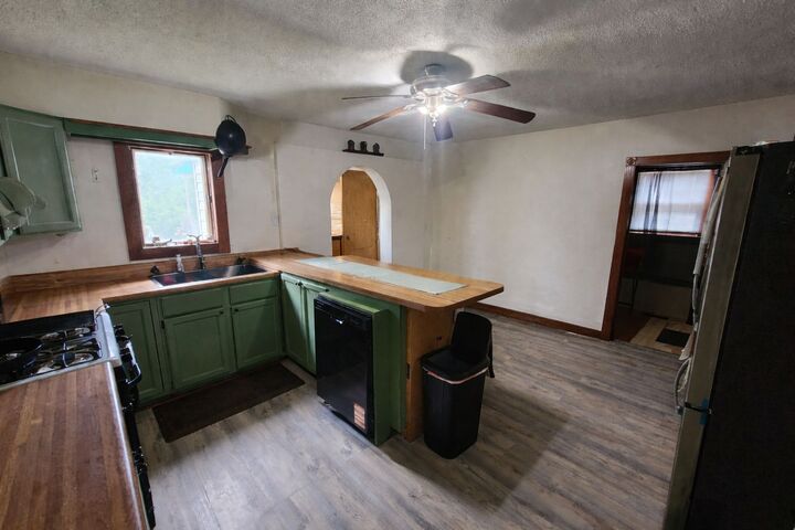 Property Photo:  1601 7th Avenue  KS 67801 