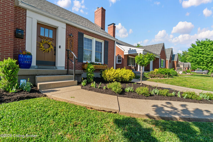 Property Photo:  2315 Manchester Rd  KY 40205 