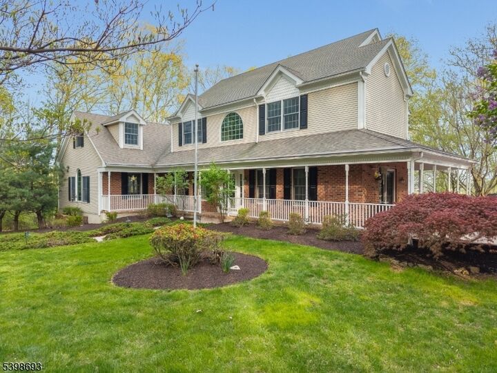 Property Photo:  15 White Oak Dr  NJ 08802 