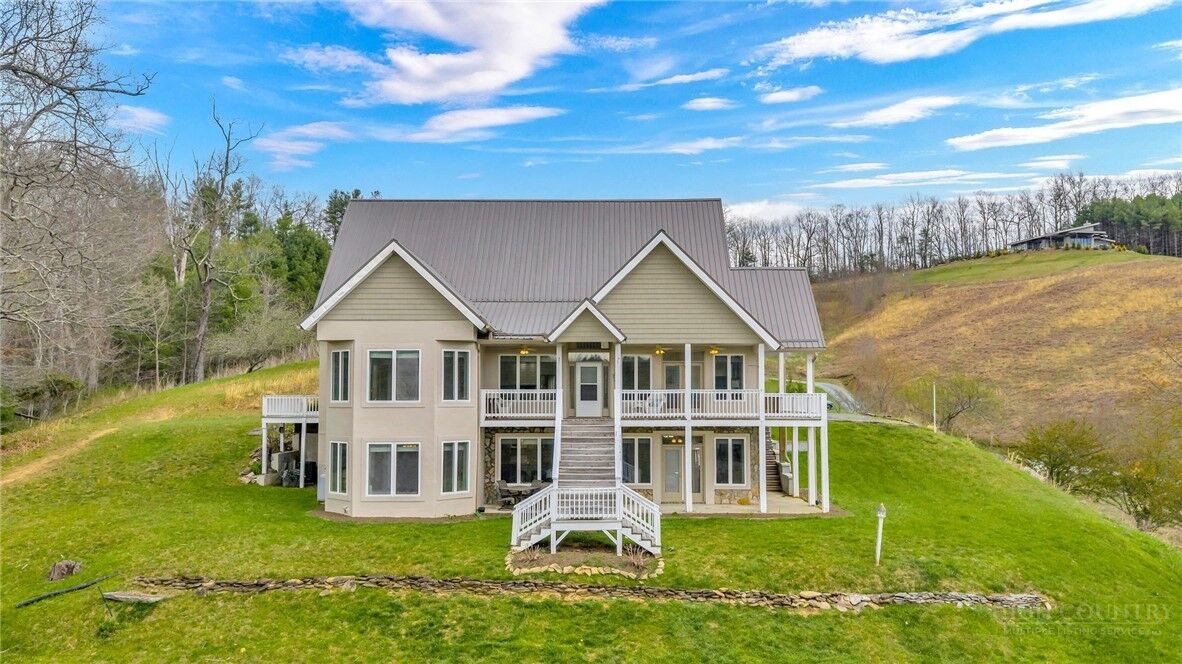 Property Photo:  361 Osprey Place  NC 28694 