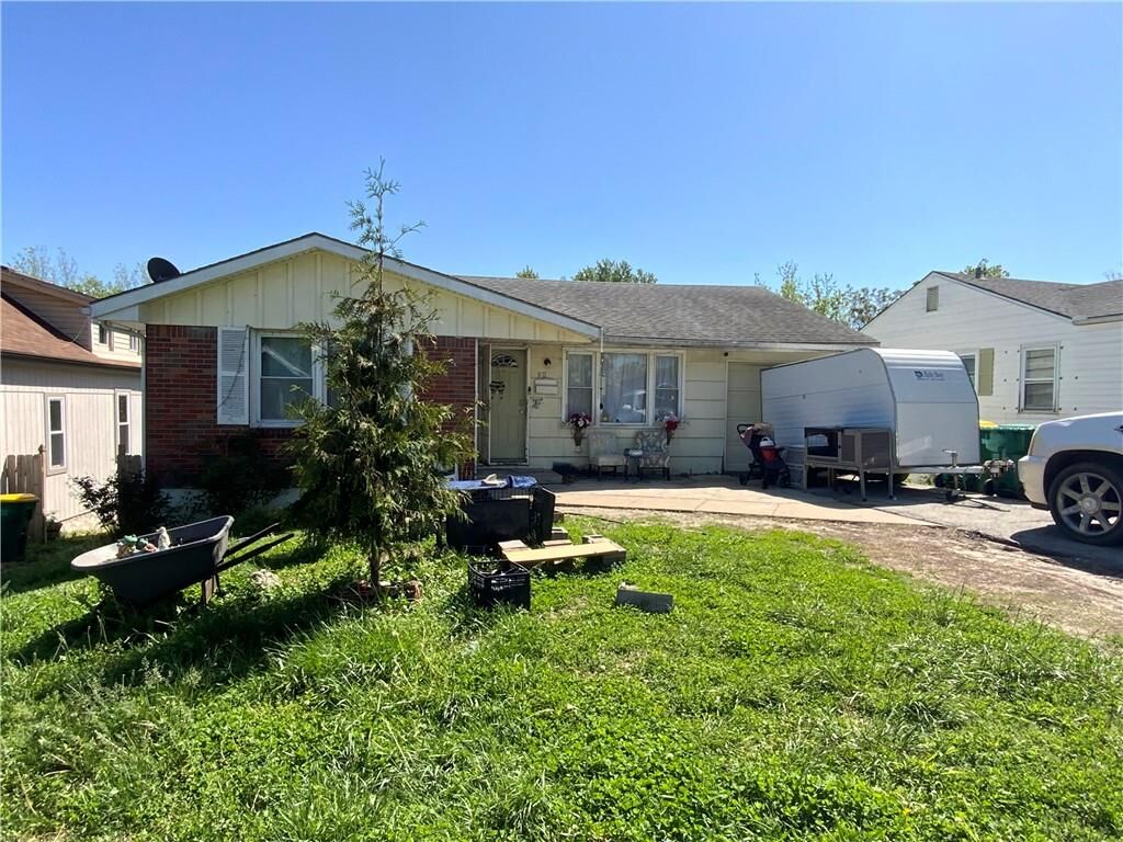 Property Photo:  3171 Cleveland Avenue  KS 66104 