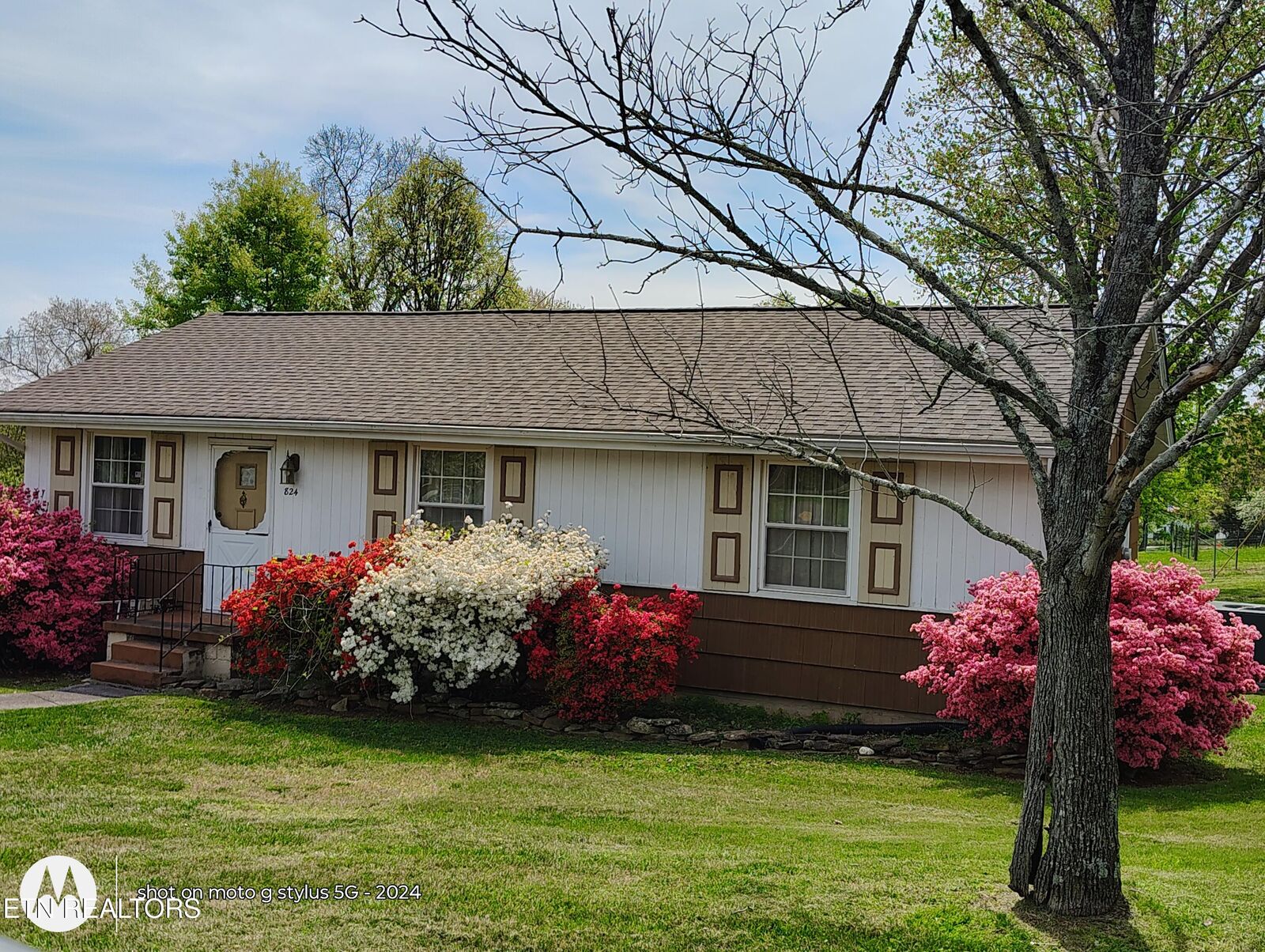 Property Photo: 824 NE Woodview Drive TN 37912