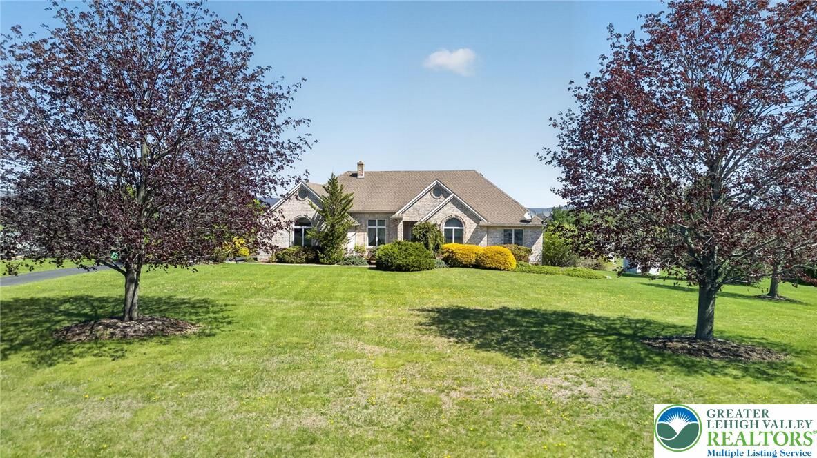 Property Photo:  353 Beaver Run Drive  PA 18064 