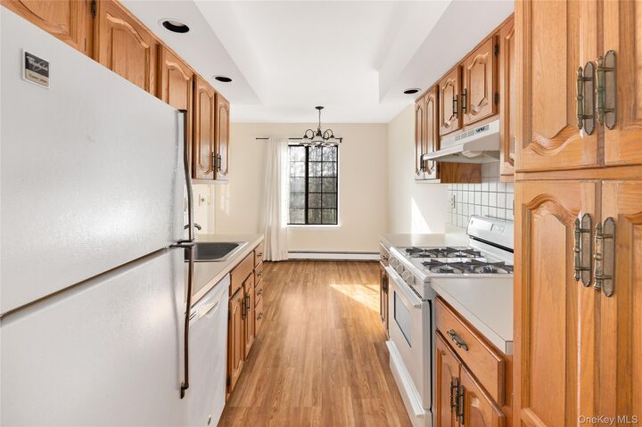 Property Photo:  33 Foxwood Circle  NY 10549 